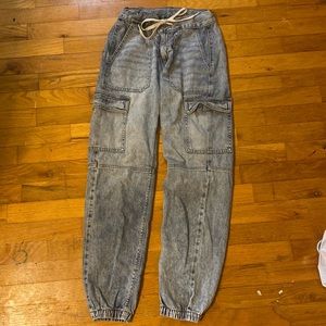 Retro American Eagle Cargo-Like jeans